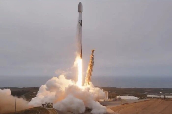 Нова ракета Falcon 9 вивела на орбіту ще 27 супутників Starlink