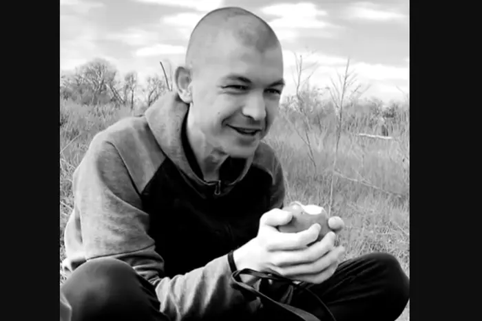Freed soldier Shapovalov, who dreamed of an apple for a year, has died