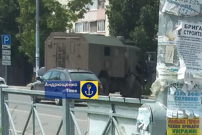 Російські окупанти активізували військову логістику у Маріуполі