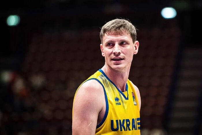 Der Kapitän der ukrainischen Basketballnationalmannschaft setzt seine Karriere in Indonesien fort