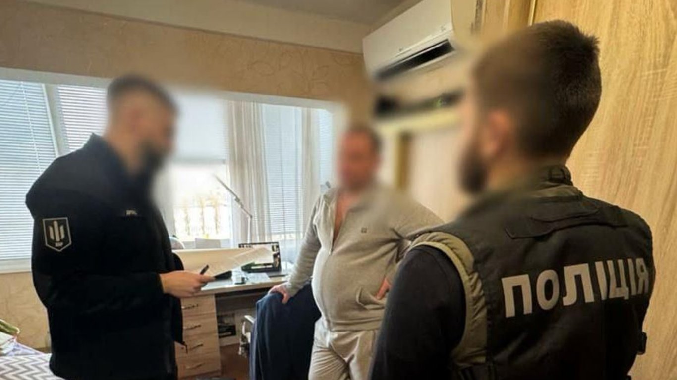Привласнив будівлю за