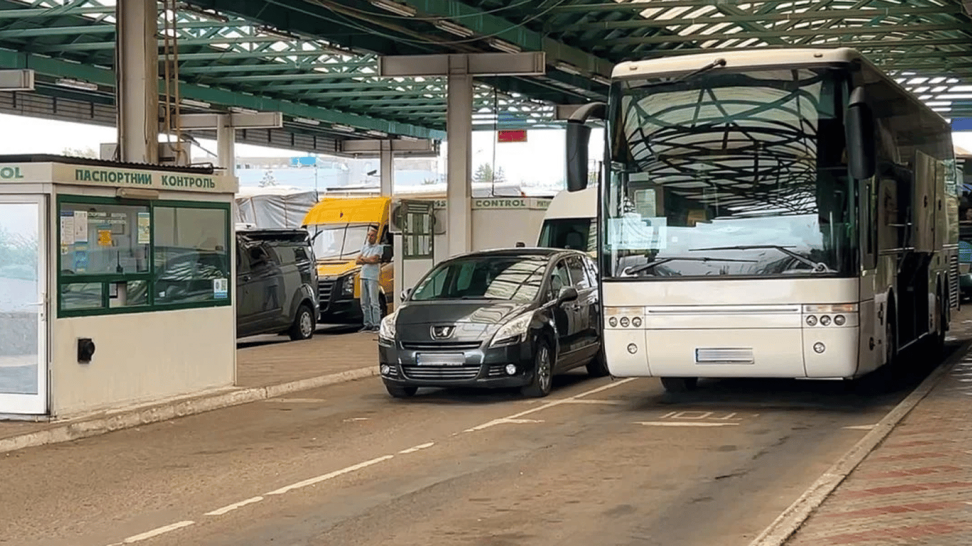 Staus an den Grenzen - der Verkehr auf der Strecke Odesa-Reni ist erschwert