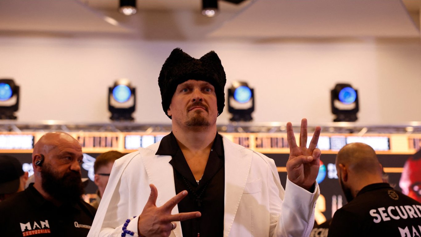 Usyk przymierzył kostium znanego bohatera historycznego - kim on jest