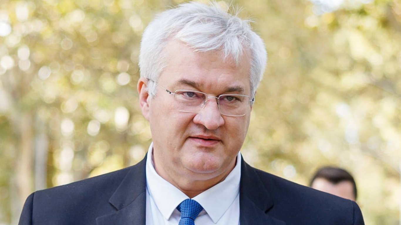 МЗС відповіло на заборону Угорщини на в'їзд деяким українцям
