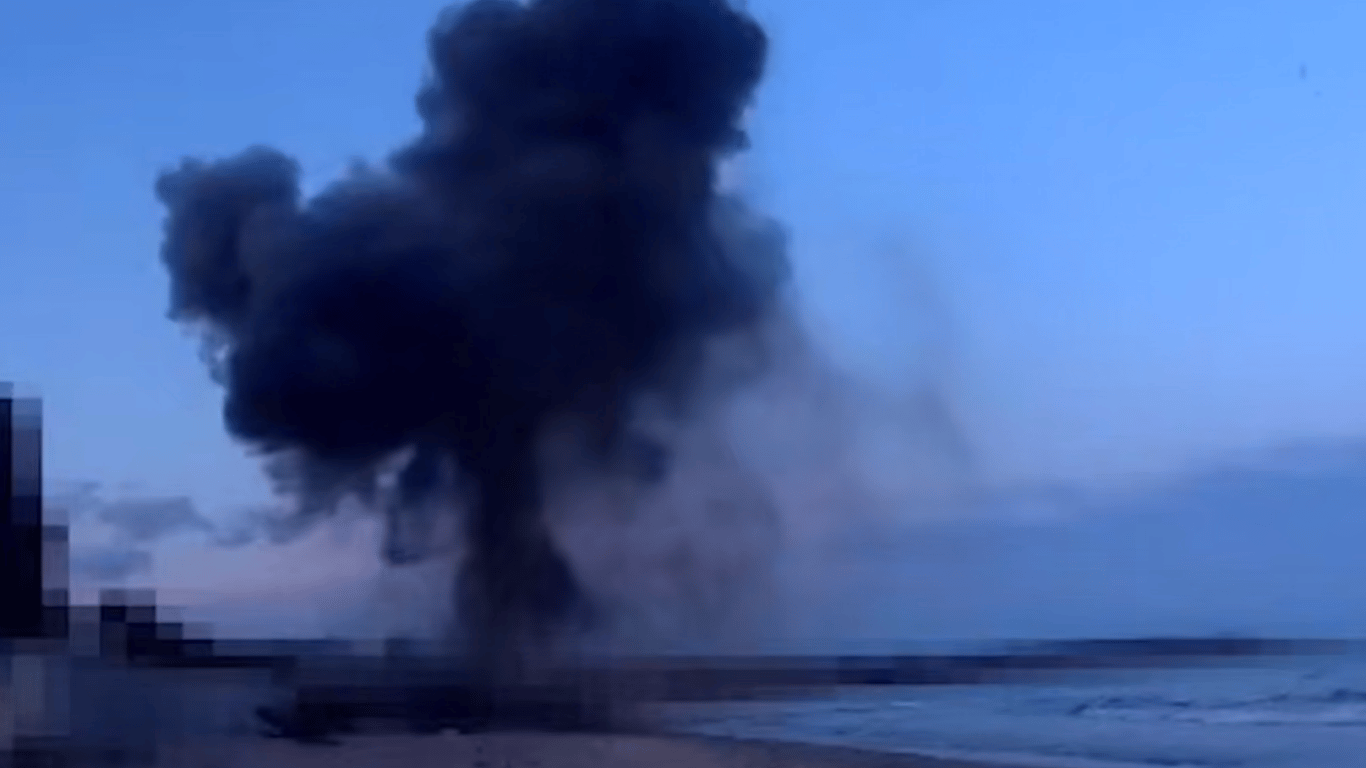 A sea mine was destroyed on the Odesa coast - explosion video