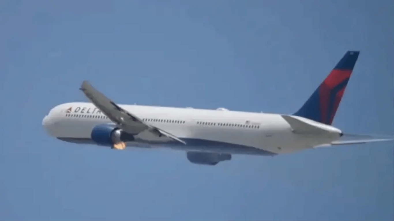 Ein Flugzeug brannte über Los Angeles - Video wurde online gezeigt