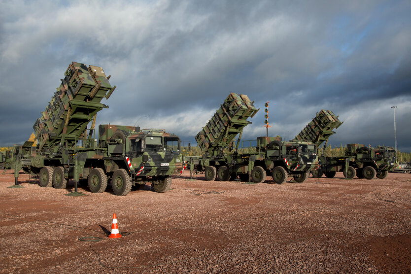 Image of military equipment from the EU and the USA