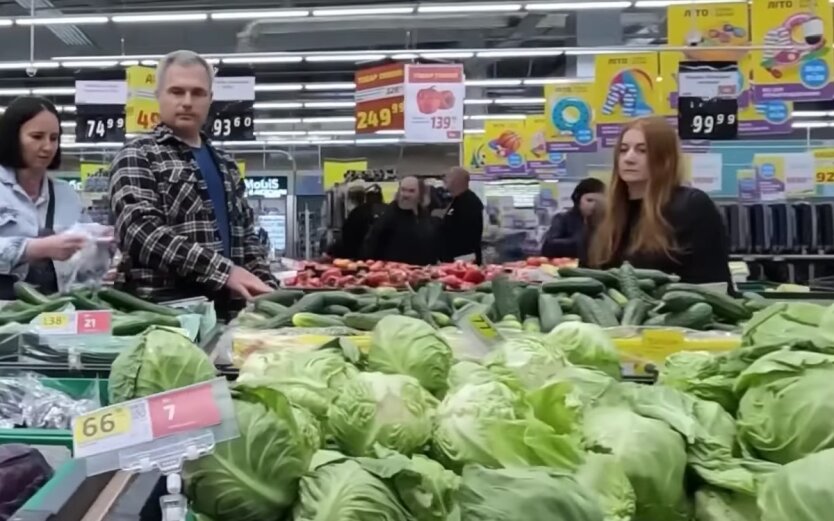 Aushan, Metro und Varus haben die Preise für beliebtes Gemüse gesenkt: wie viel ein Kilogramm Gurken, Tomaten und jungen Kohl kostet